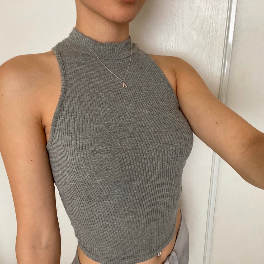 Sleeveless Turtleneck!